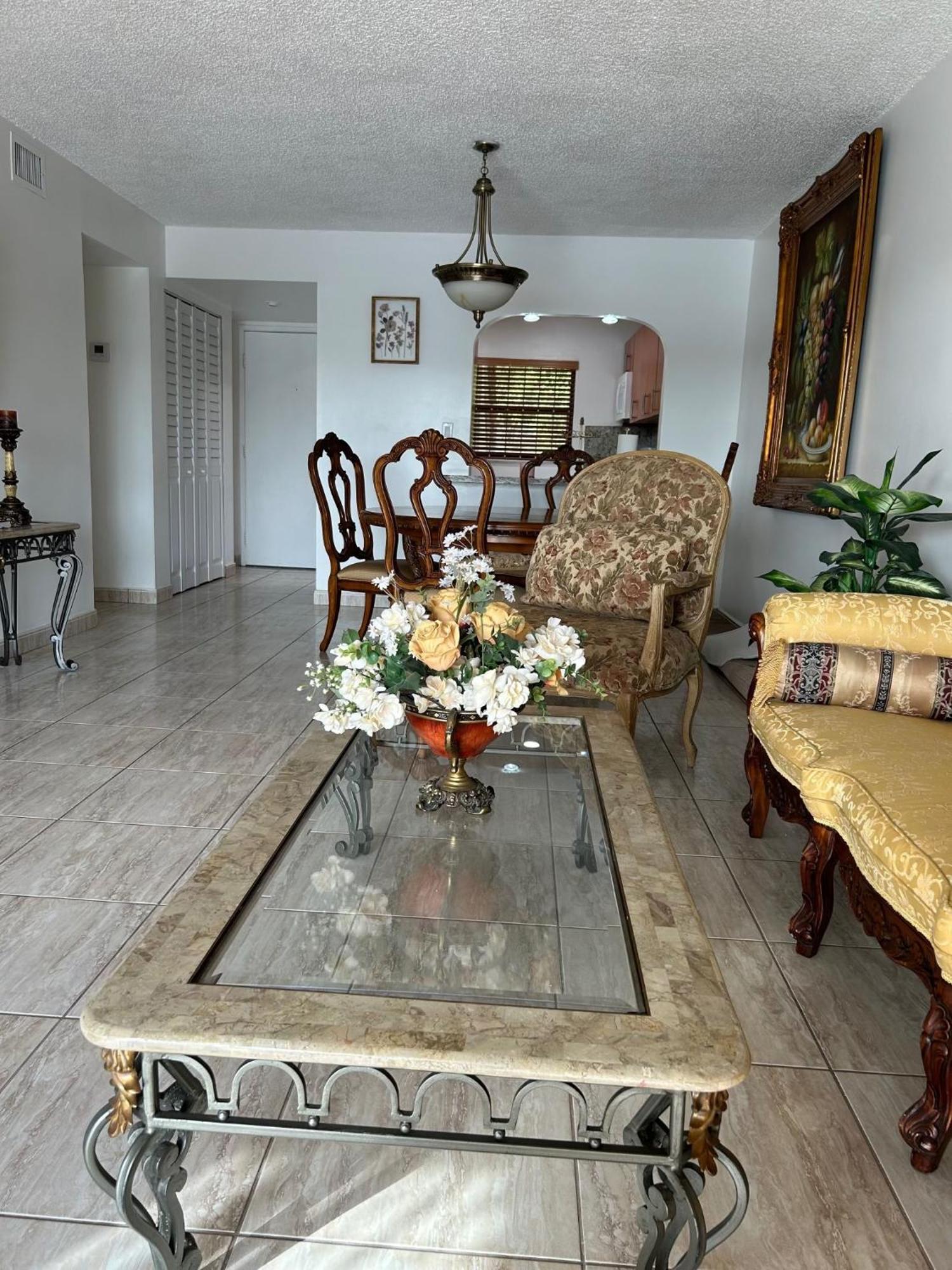 Beautiful Apartment With Very Elegant Colonial Decoration Tamiami Eksteriør billede